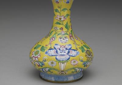 图片[3]-Painted enamel garlic-head vase with floral decoration , Kangxi reign (1662-1722), Qing dynasty-China Archive